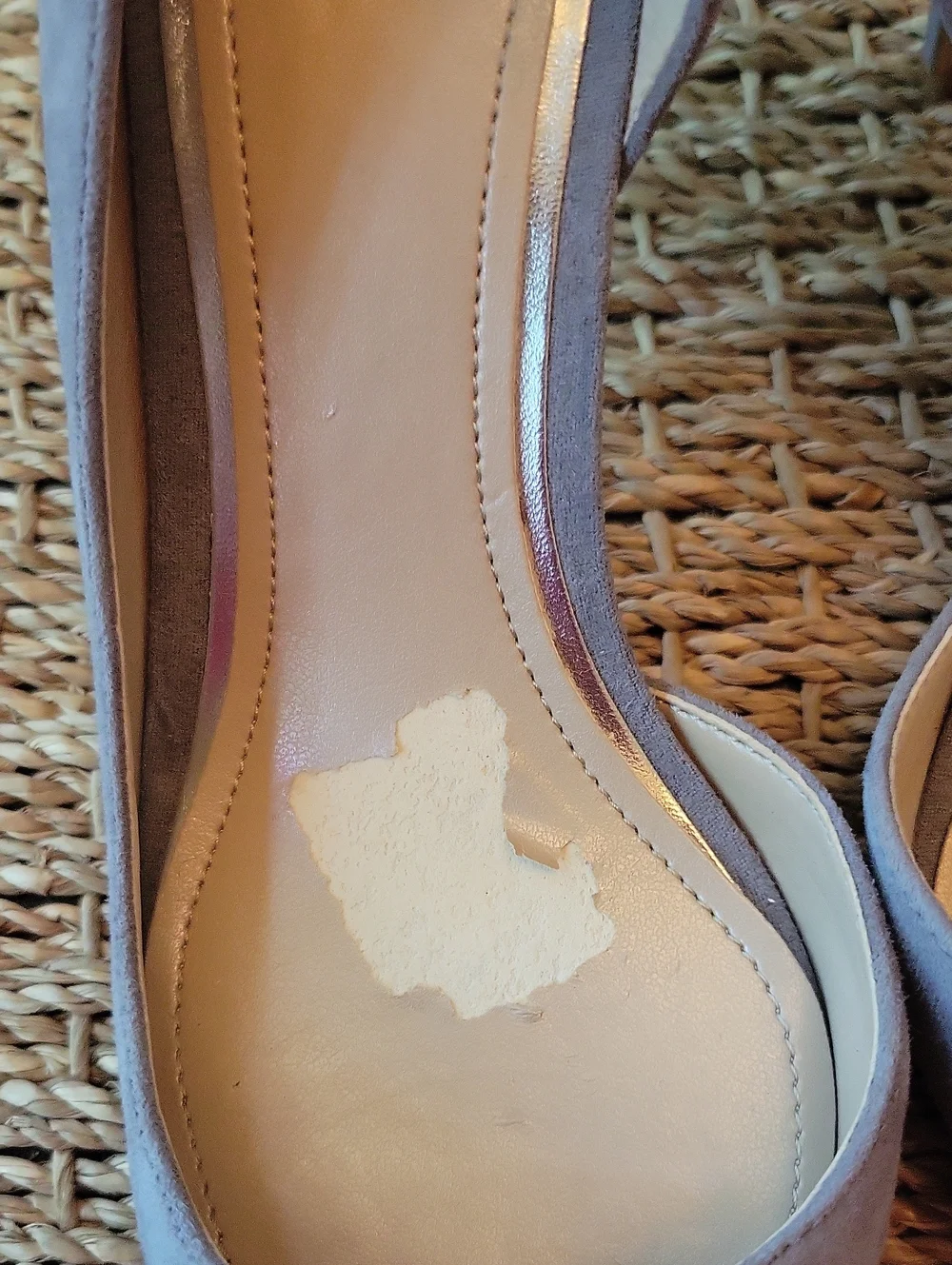 White House Black Market Ella Ash Gray Leather Pumps Pointed Toe Size 6